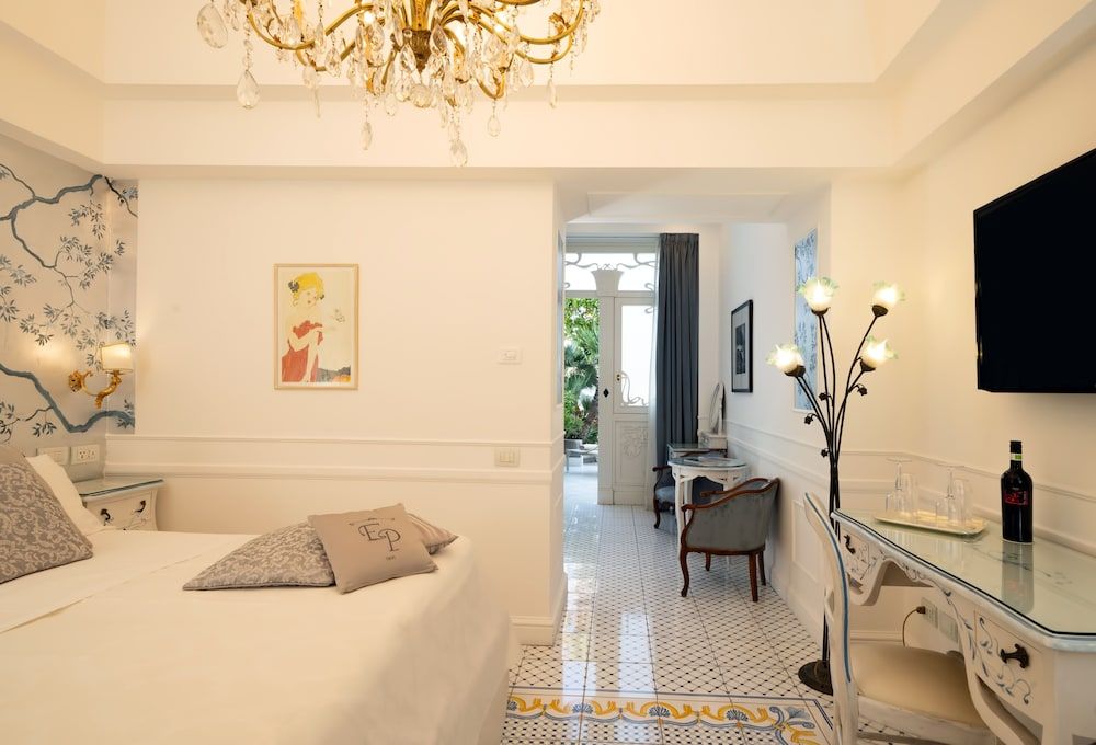 Luxury Villa Excelsior Parco Classic Double Room, Garden View 6
