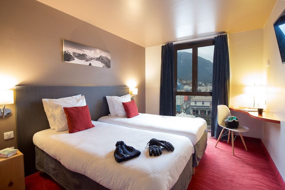 SOWELL HÔTELS Le Parc & SPA Superior Twin Room, Resort View 8