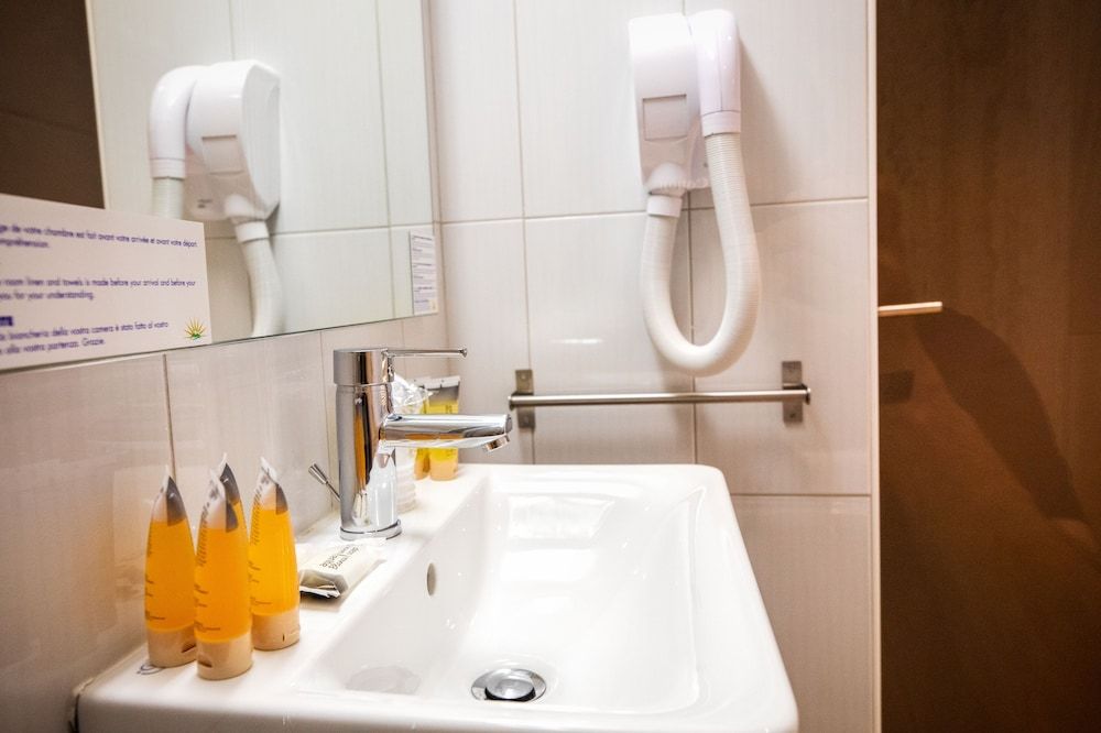 SOWELL HÔTELS Le Parc & SPA Superior Double Room 10