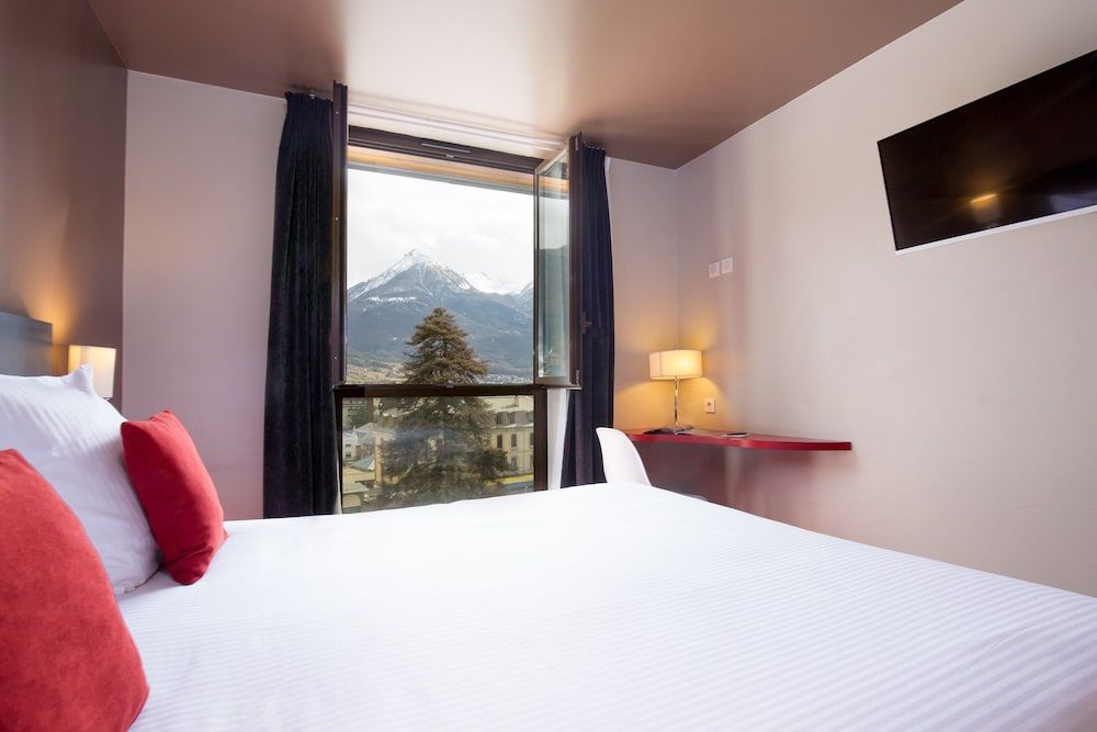 SOWELL HÔTELS Le Parc & SPA Superior Double Room 7