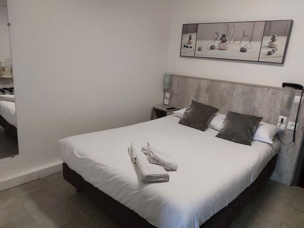 Brit Hotel Bosquet Double Room, Accessible 2