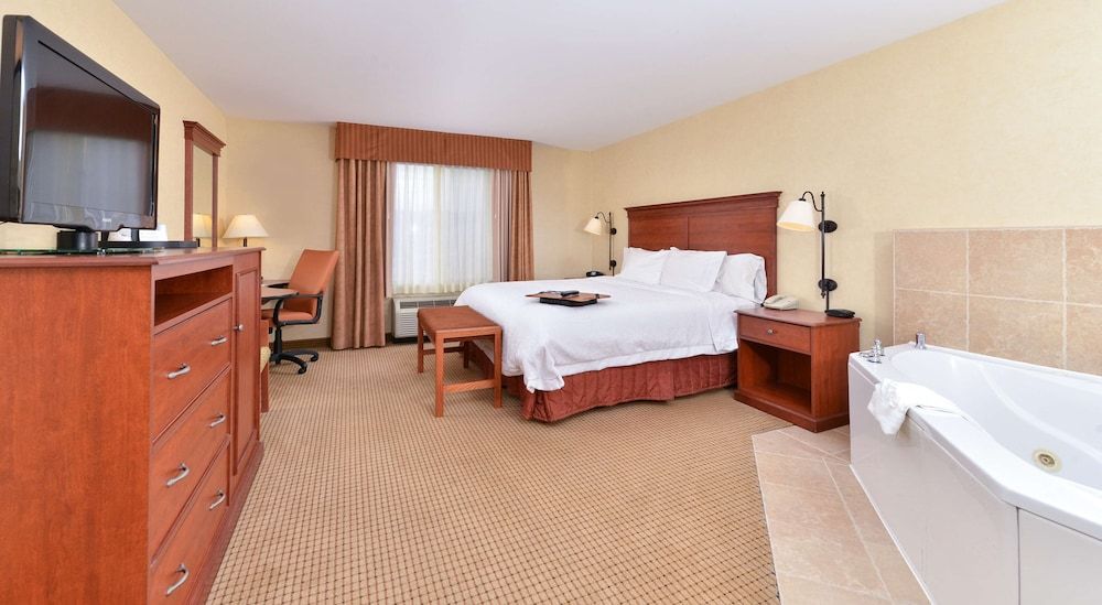 Room, 1 King Bed, Jetted Tub