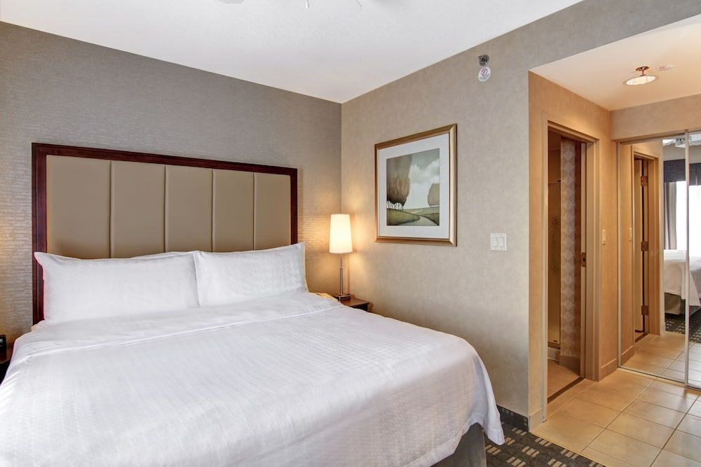 undefined Homewood Suites by Hilton Toronto Oakville 10