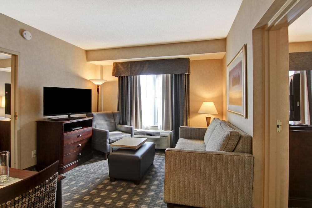 undefined Homewood Suites by Hilton Toronto Oakville 8
