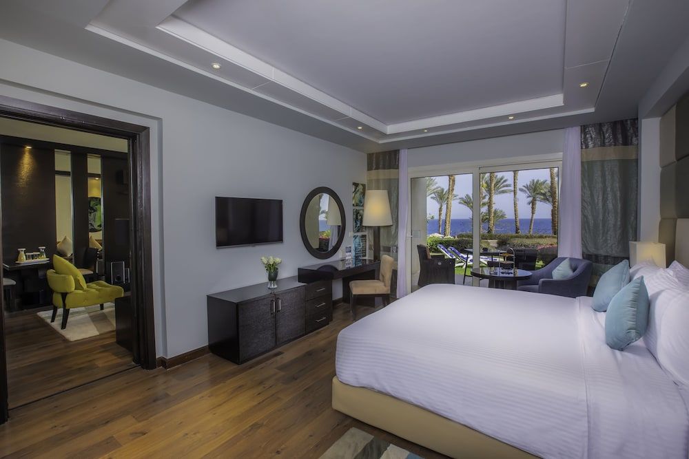undefined Grand Rotana Resort & Spa 4