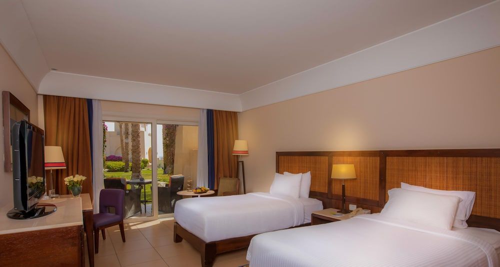 undefined Grand Rotana Resort & Spa 3