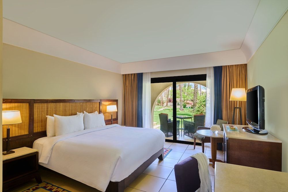 undefined Grand Rotana Resort & Spa 4