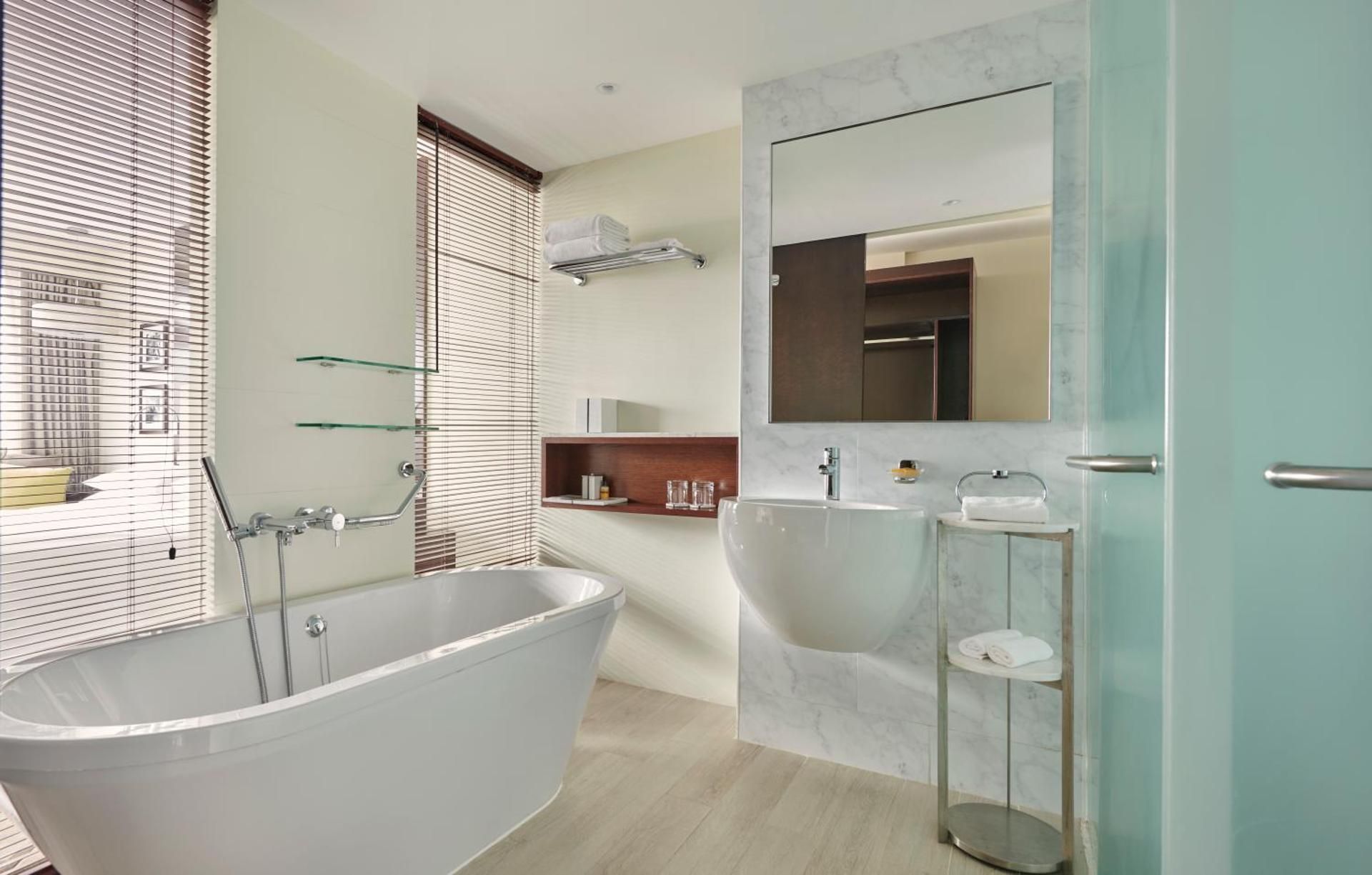 undefined Hyatt Regency Dar Es Salaam, The Kilimanjaro 7