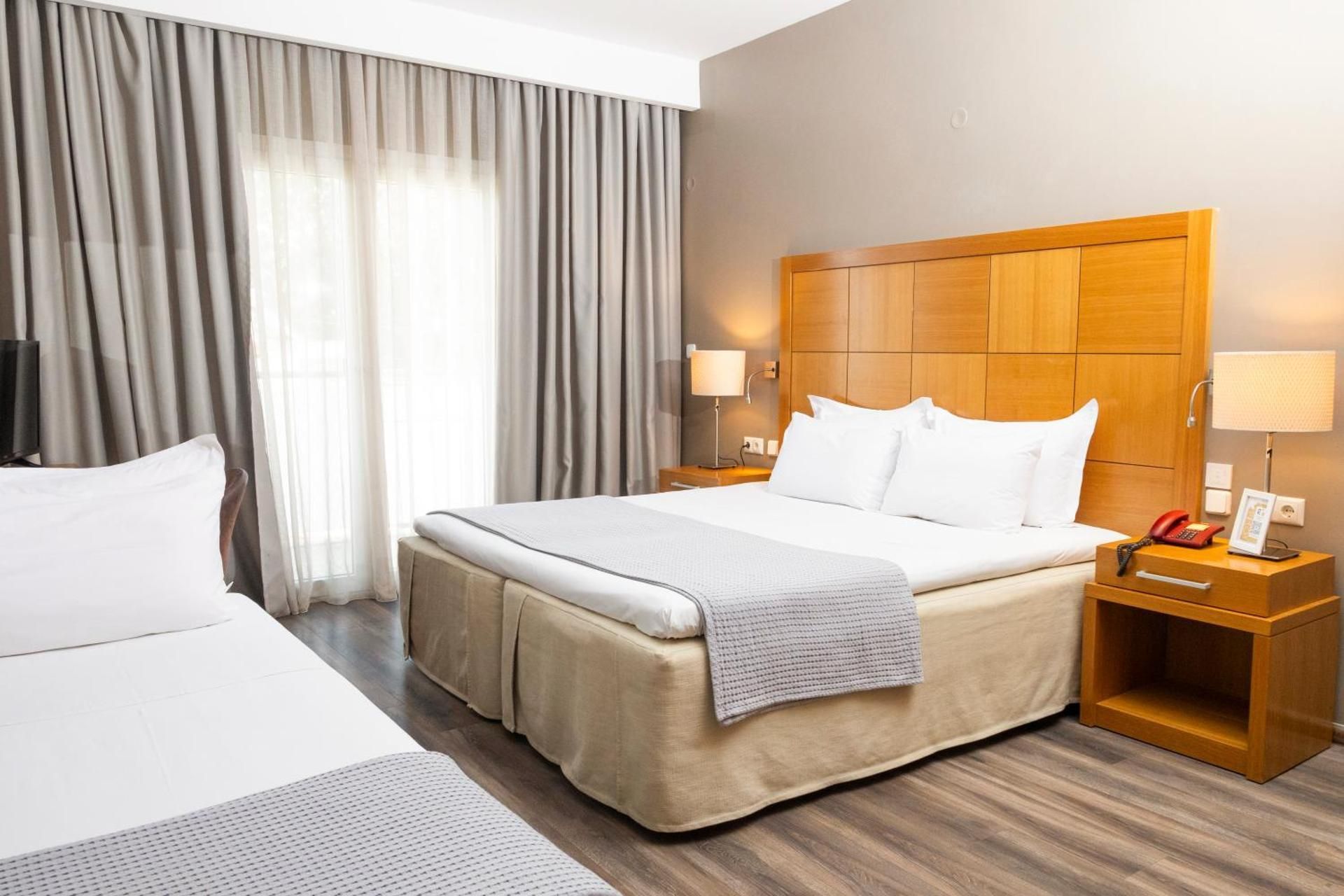 Side Sea View Family Room