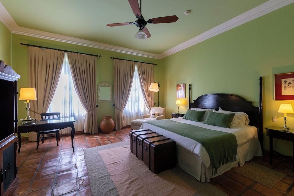 Patios de Cafayate - Wine Hotel & Restaurant Colonial 1 King Bed 4