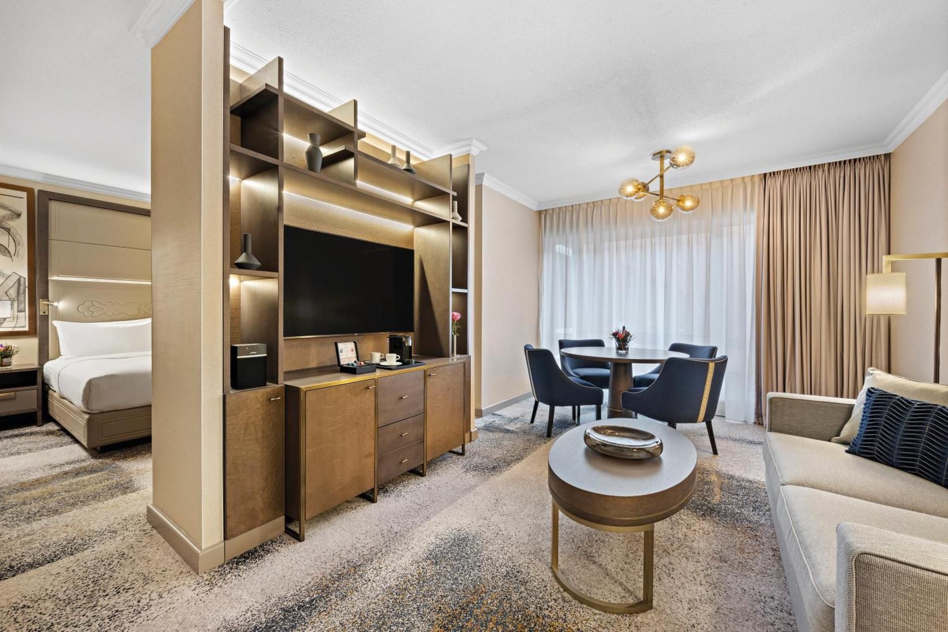 King Junior Suite