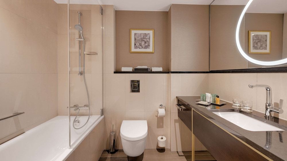 Hilton Munich City Room, 1 King Bed, Non Smoking 6