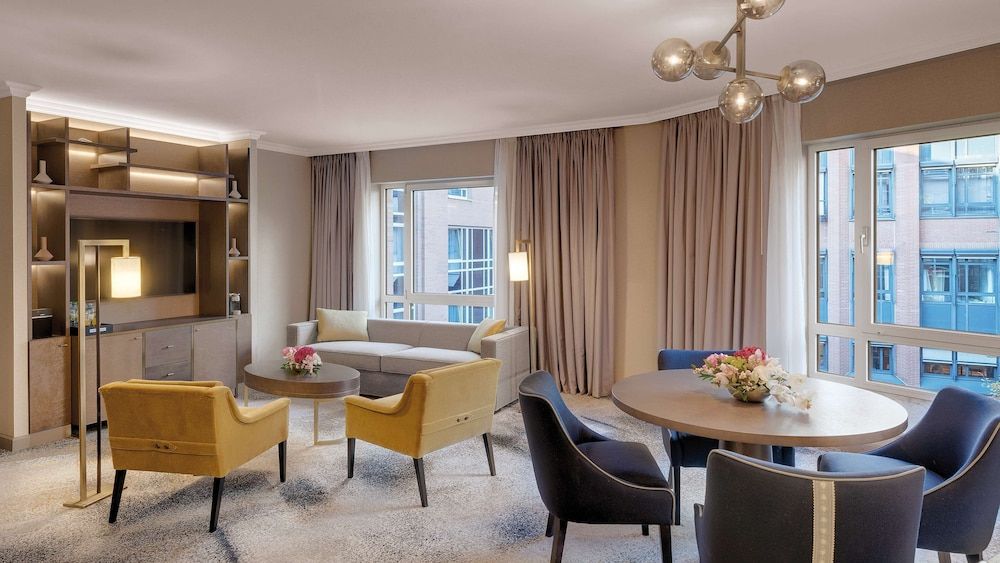 undefined Hilton Munich City 8