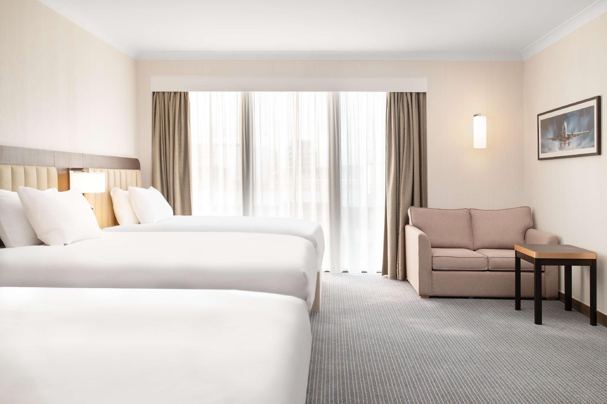 KING BED AND TWO QUEEN BEDS