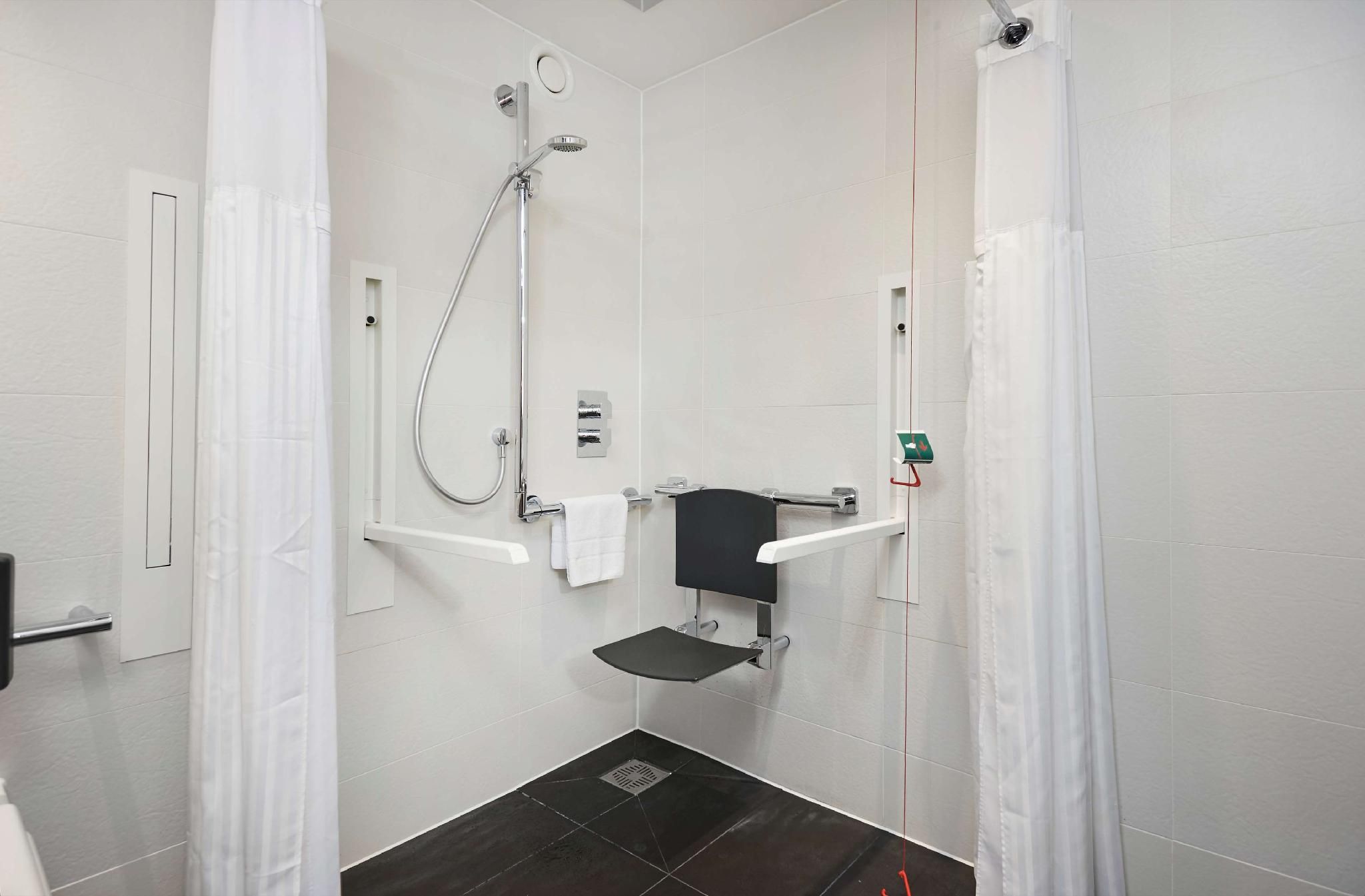 Queen Accessible Guest Room