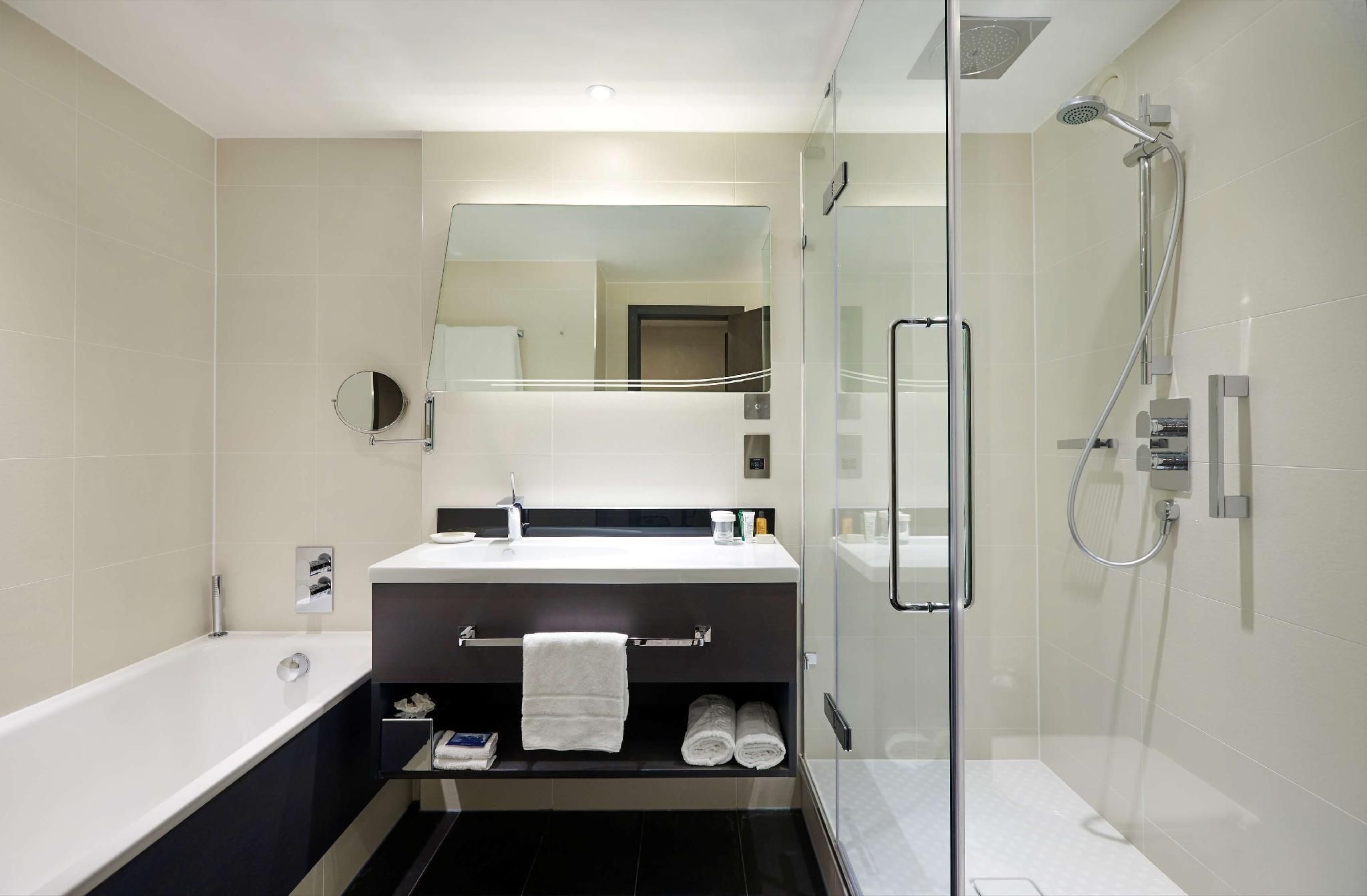 undefined Hilton London Heathrow Airport Hotel 6