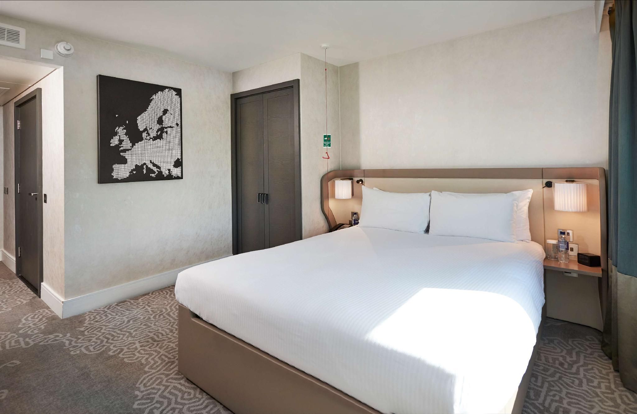 Queen Accessible Guest Room