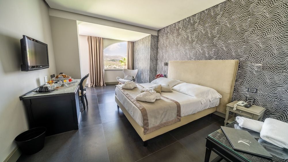 Hotel Il Gabbiano Deluxe Suite, Hot Tub, Sea View 6