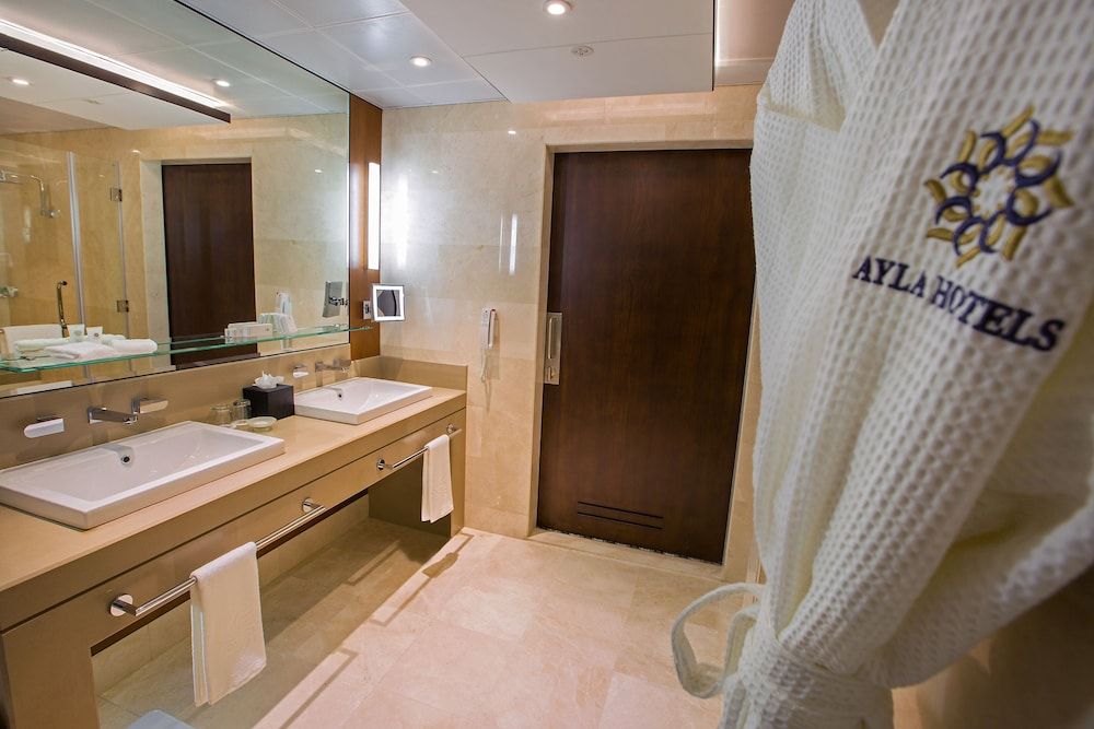 Ayla Grand Hotel Classic Room, 1 King Bed 7