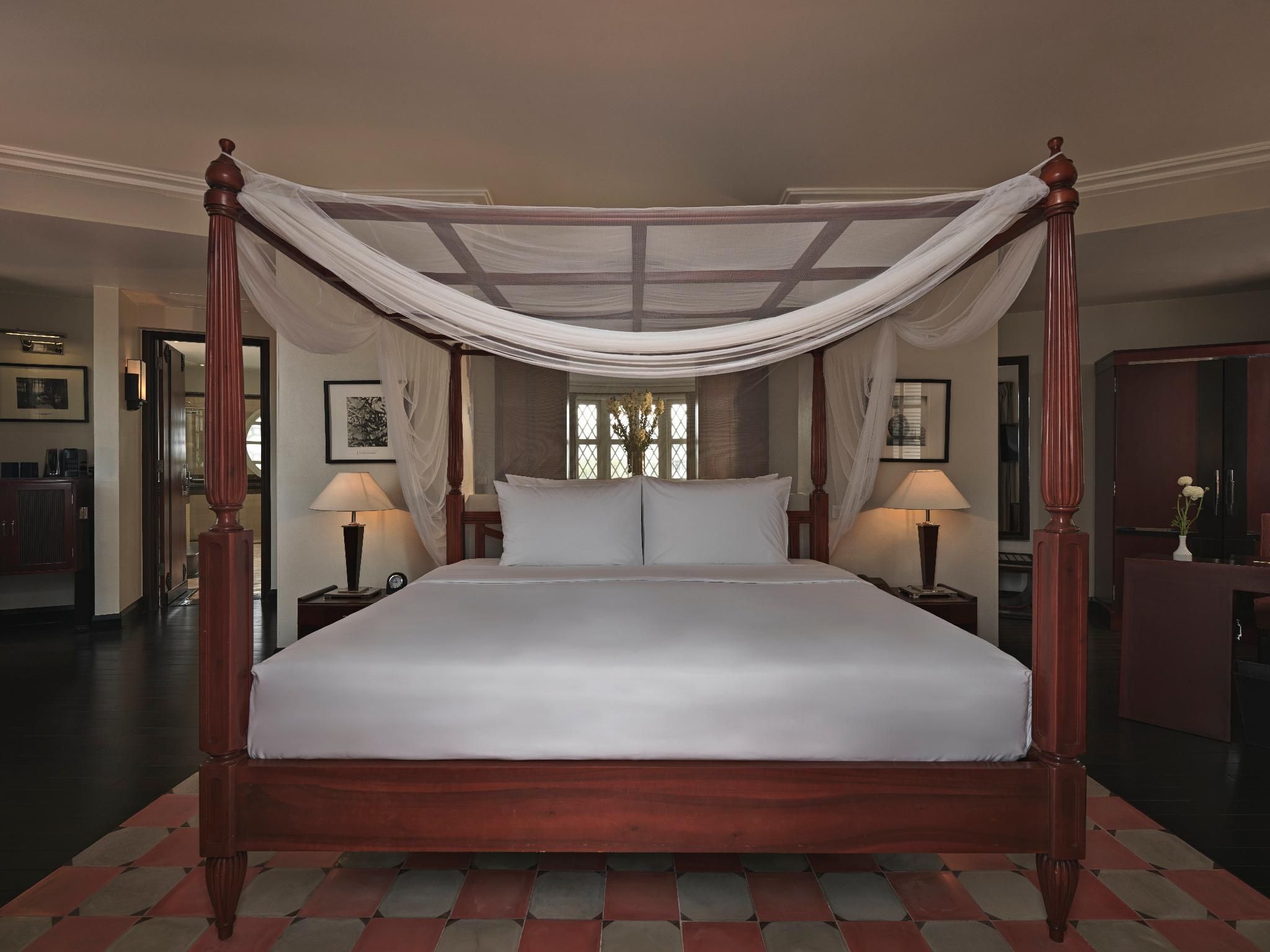 Resident Suite