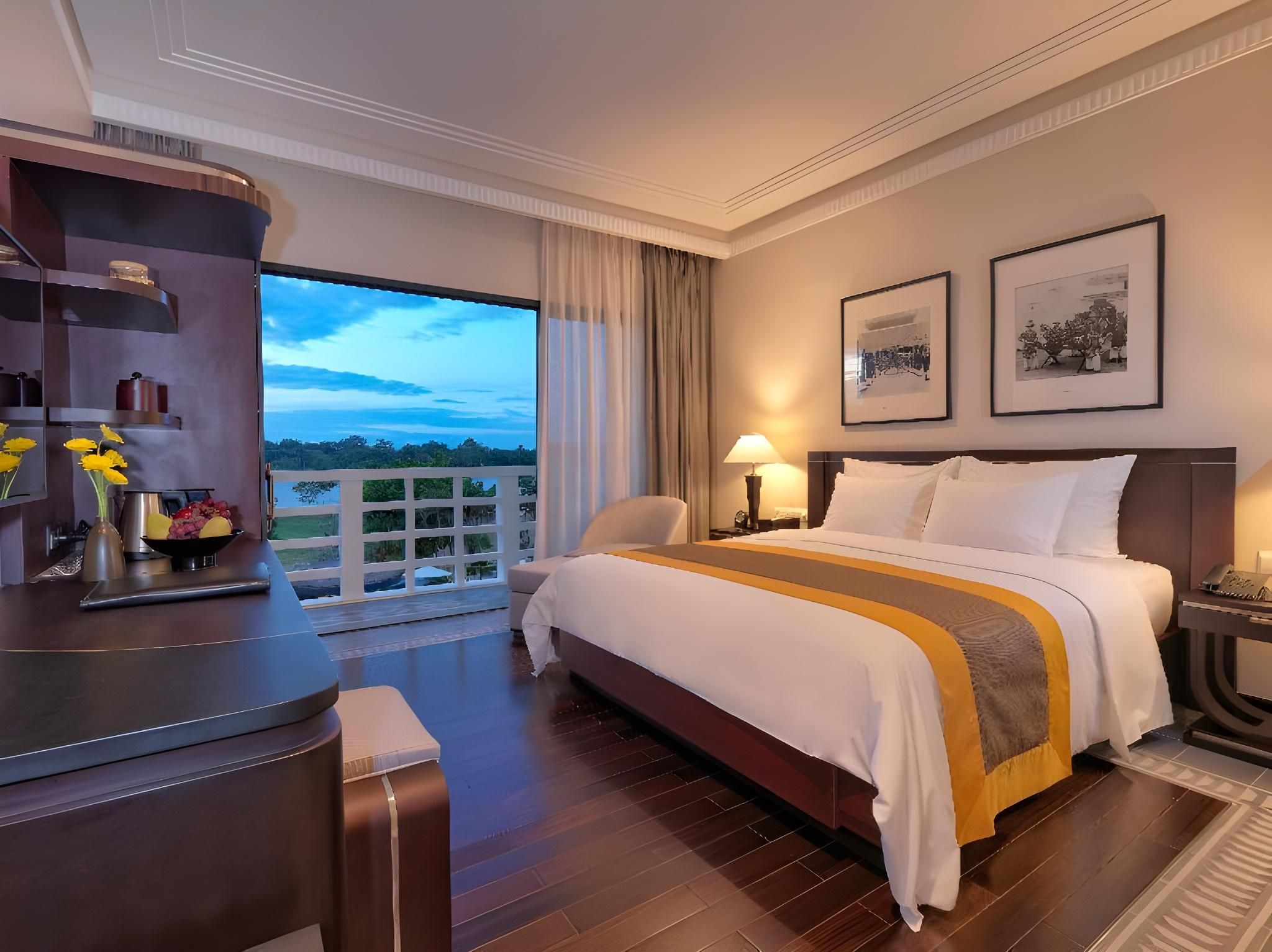 Superior River View Queen Room