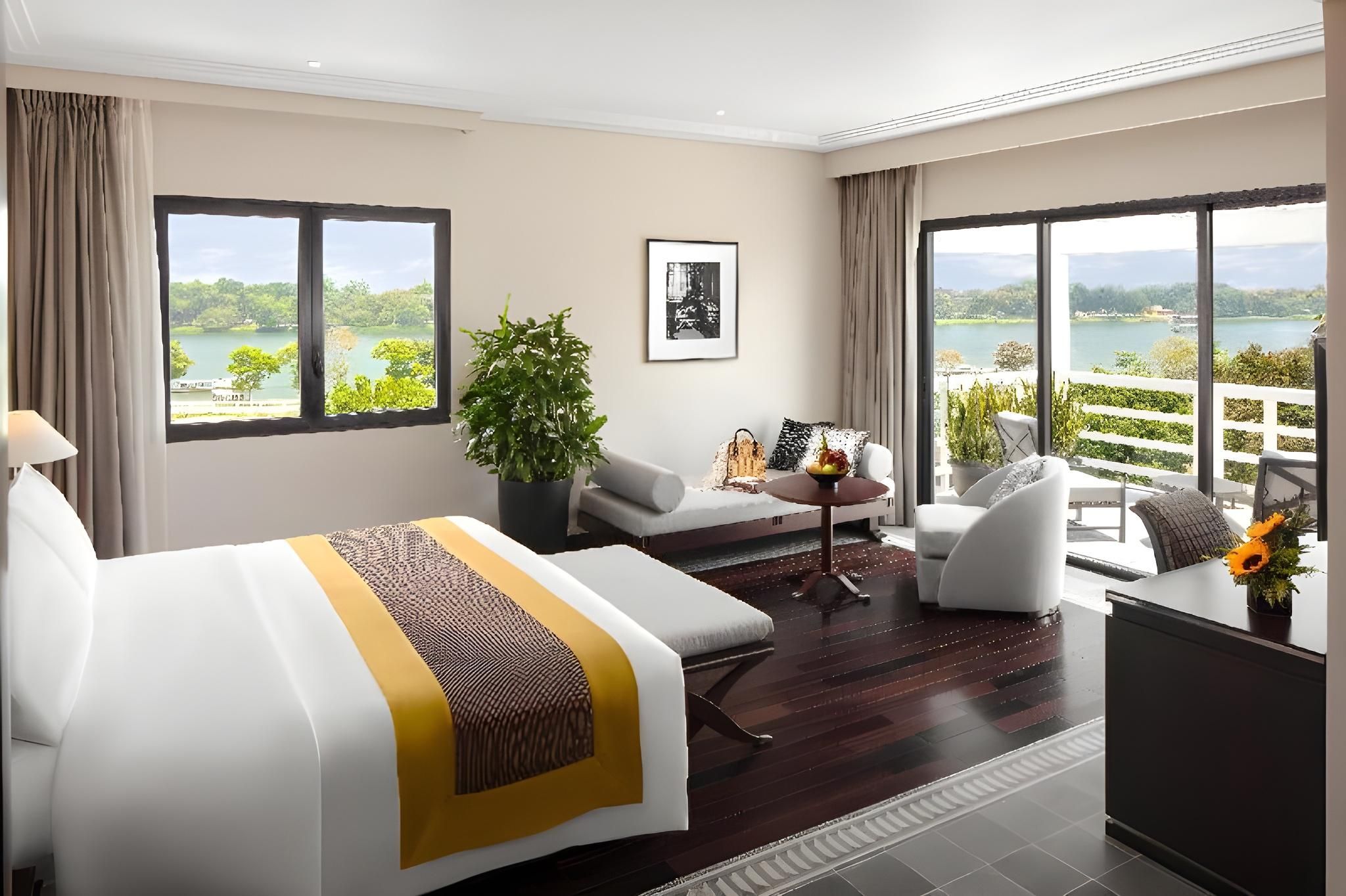 Deluxe River View Twin Room
