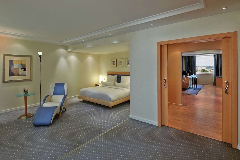 undefined Hilton Düsseldorf 2