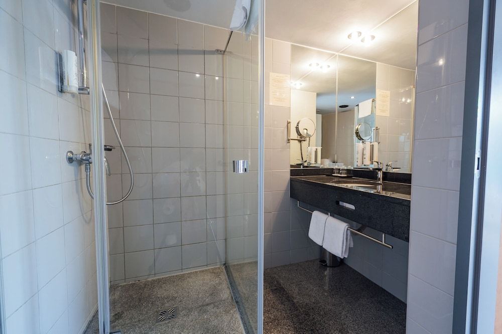 undefined PeakTure Hotel Bucharest 9