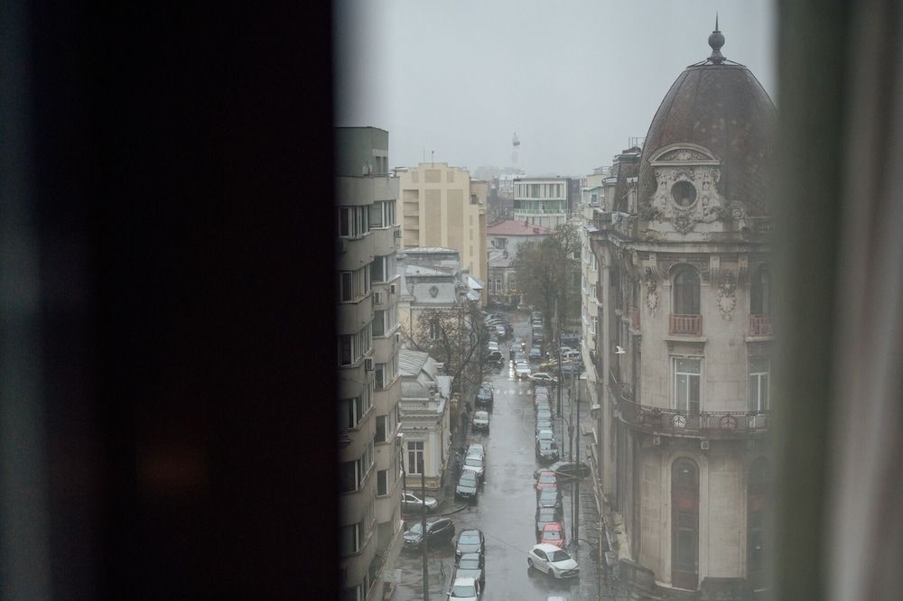 PeakTure Hotel Bucharest Cozy city view 4