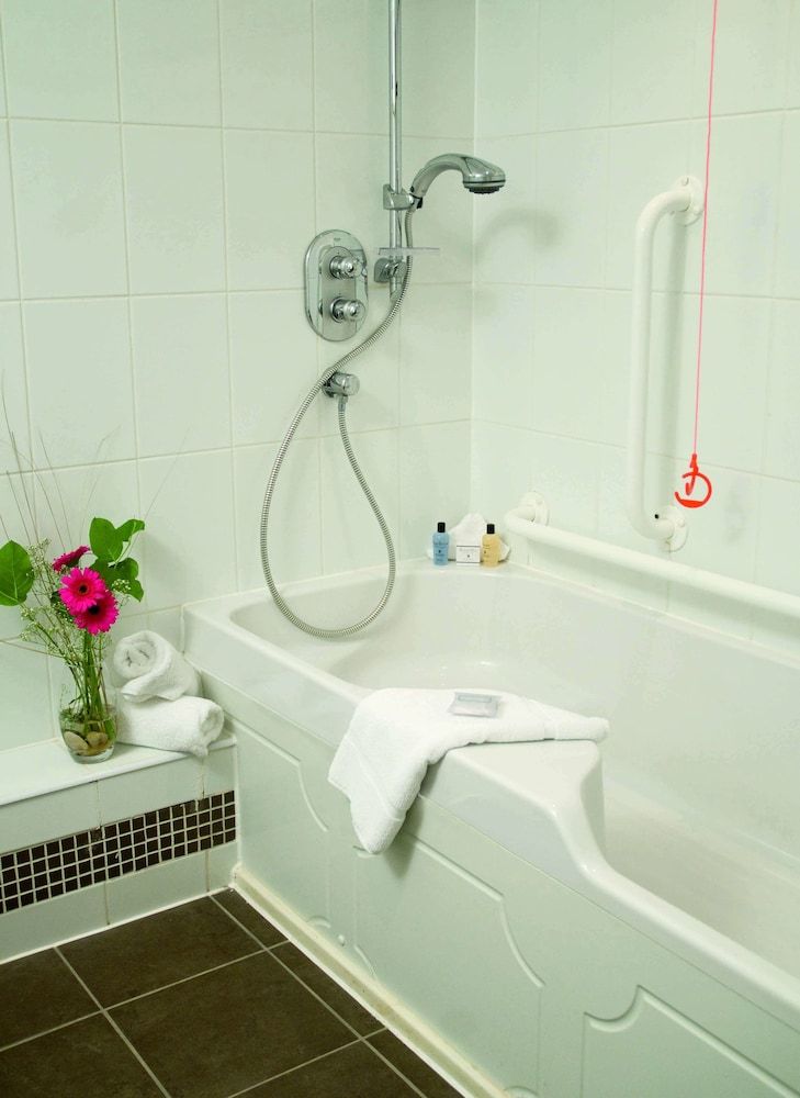 Macdonald Hill Valley Hotel, Golf and Spa Superior Room, 1 King Bed (Deluxe King) 4