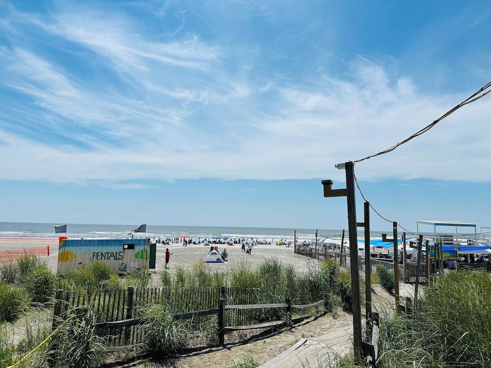 undefined Days Inn by Wyndham Atlantic City Oceanfront-Boardwalk