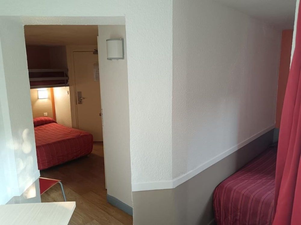 HECO Calais Centre - Gare Standard Room double/ triple 5