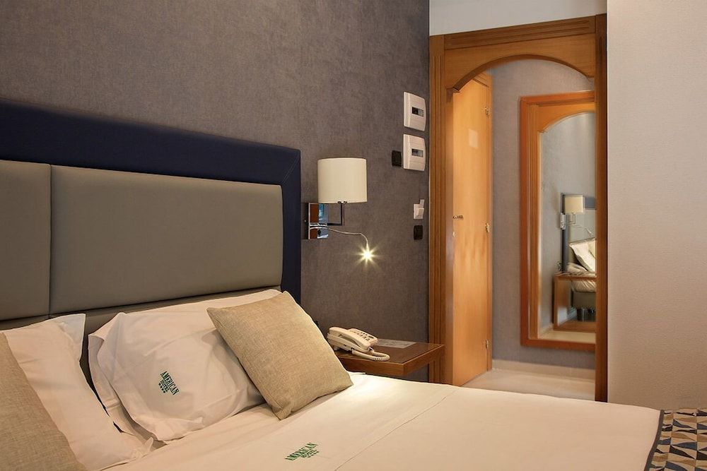 American Hotel Standard Double Room 16