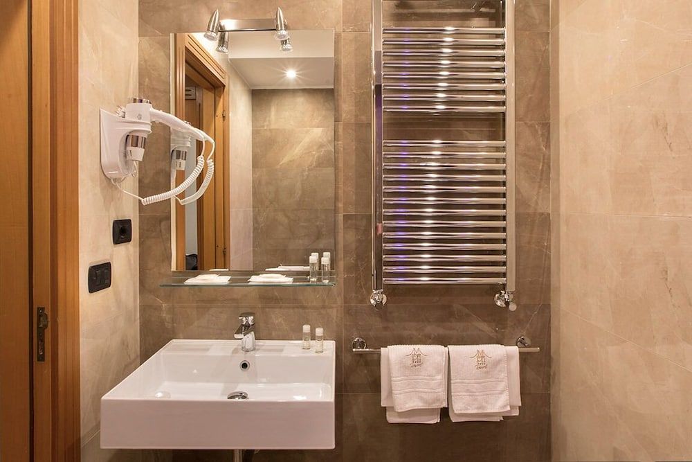 American Hotel Superior Double Room 20