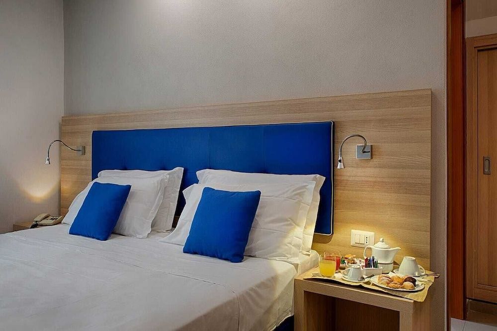 American Hotel Standard Double Room 3