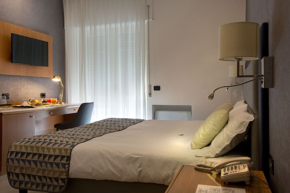 American Hotel Superior Double Room 10