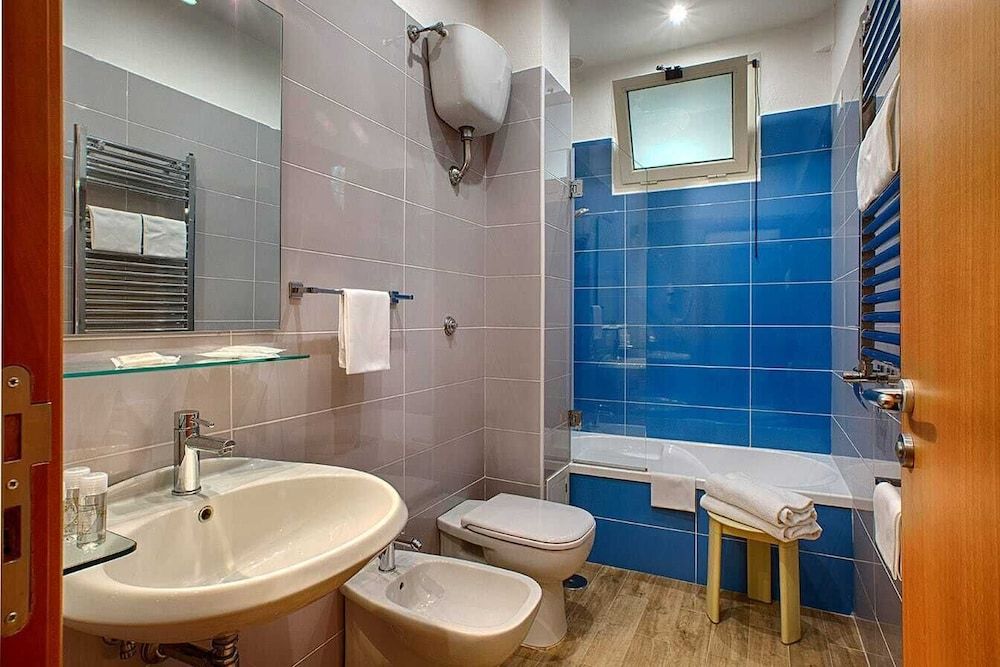 American Hotel Standard Double Room 12