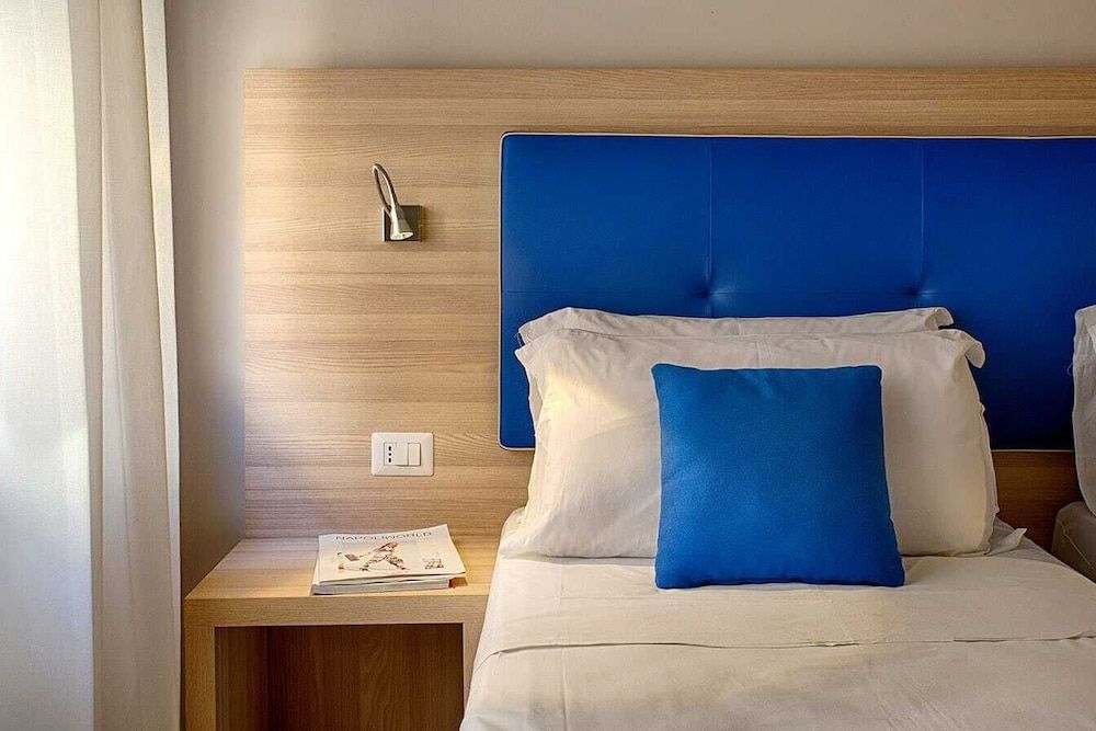 American Hotel Standard Double Room 9