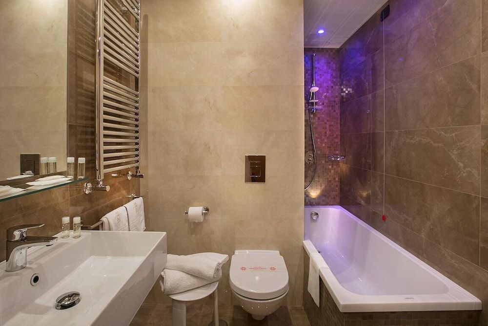 American Hotel Superior Double Room 19