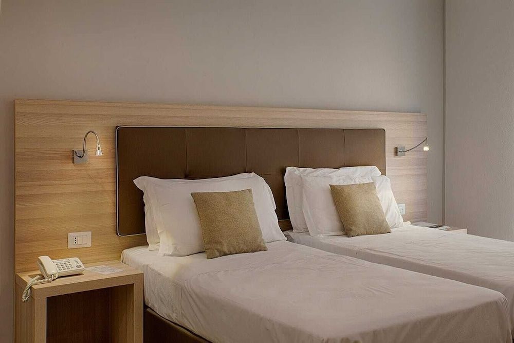 American Hotel Standard Double Room 5