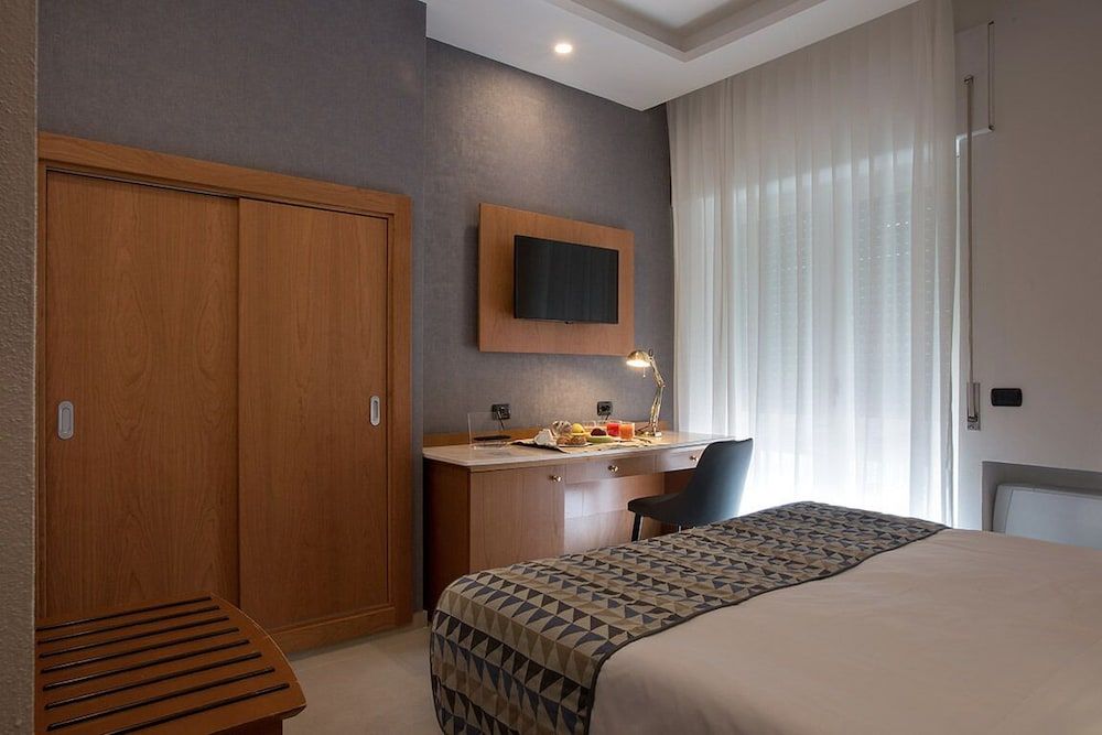 American Hotel Standard Double Room Single Use 3