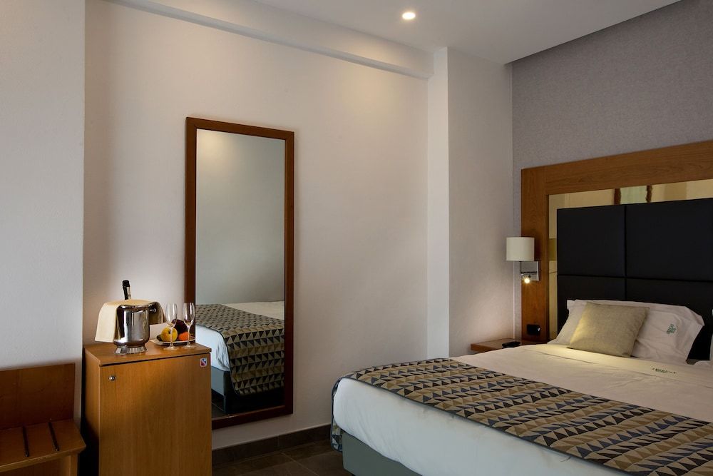 American Hotel Superior Double Room 11