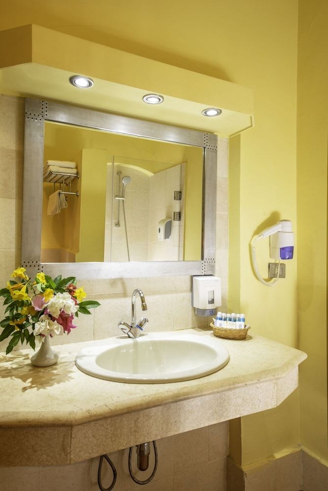 Three Corners Rihana Resort Premium Triple Room 7