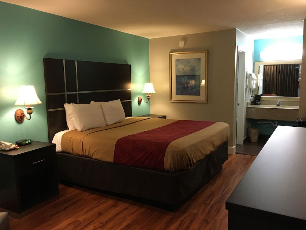 Standard Room, 1 King Bed, Smoking