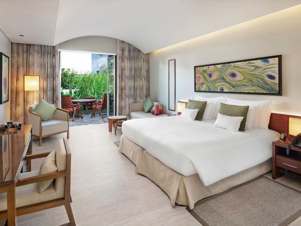 Premium Junior Suite with exclusive Tamr Pool, Beach & Splash Park Access with Free Shuttle to Malls