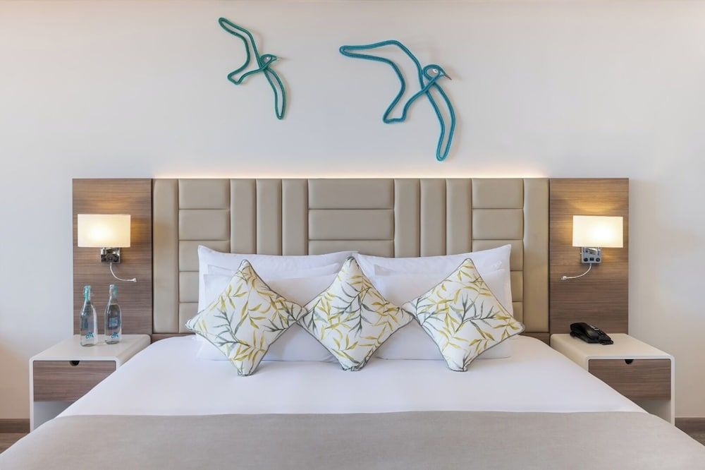 Sea View One Bedroom Suite with Signature Club Lounge Access with Free Shuttle to Shopping Malls