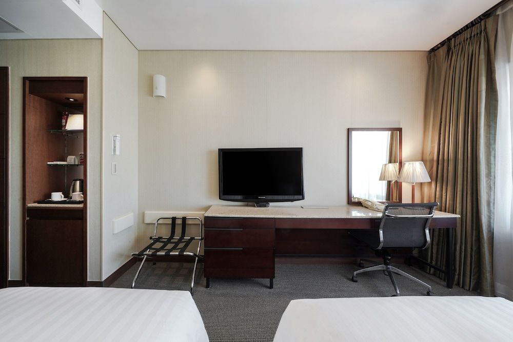 Best Western Premier Gangnam Standard Room, 2 Twin Beds (3 paxs to be booked until 3PM) 12