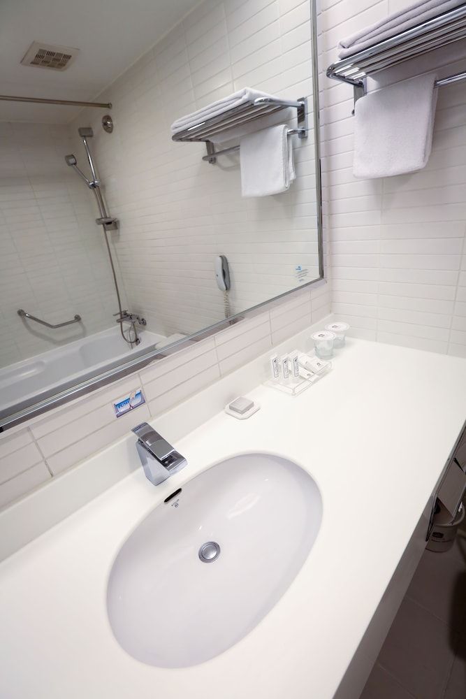 Best Western Premier Gangnam Standard Room, 2 Twin Beds (3 paxs to be booked until 3PM) 7