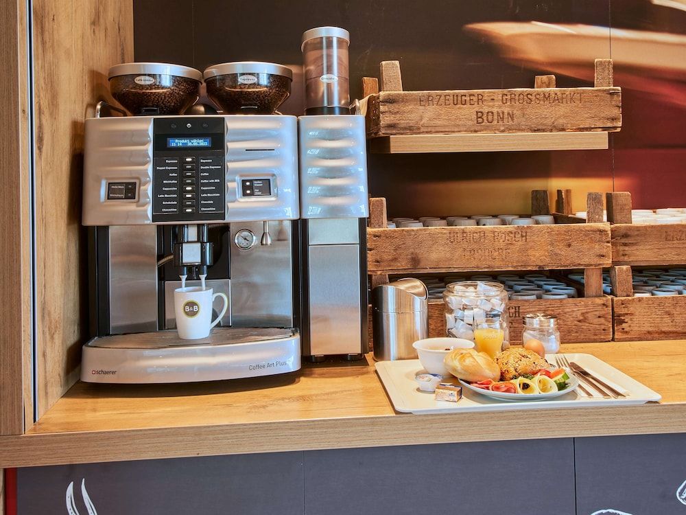 undefined B&B HOTEL Frankfurt-Messe 9