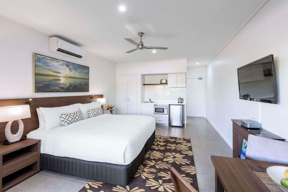 Oaks Cable Beach Resort Studio (No Housekeeping)